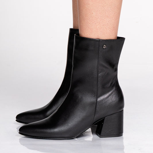 BOOTS 1004 (5 1/2)