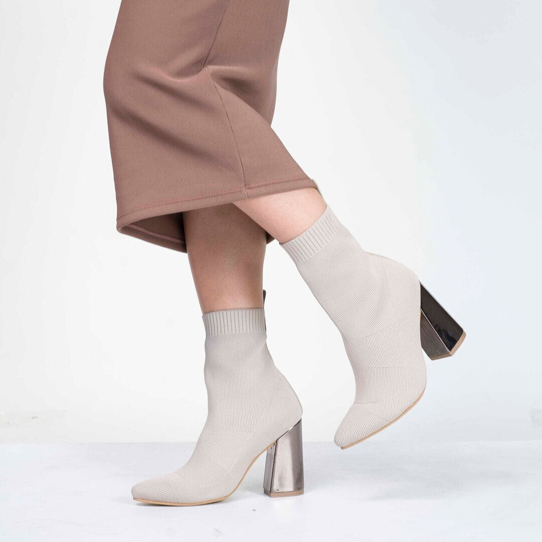 BOOTS 1094 (7 1/2)