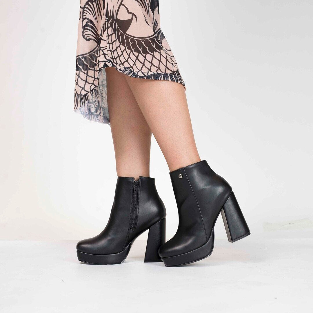 BOOTS 1133