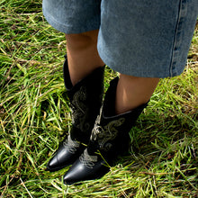 Cargar imagen en el visor de la galería, BOOTS 8121
