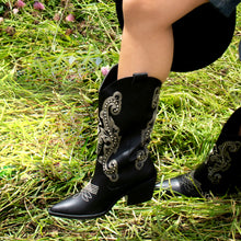 Cargar imagen en el visor de la galería, BOOTS 8121
