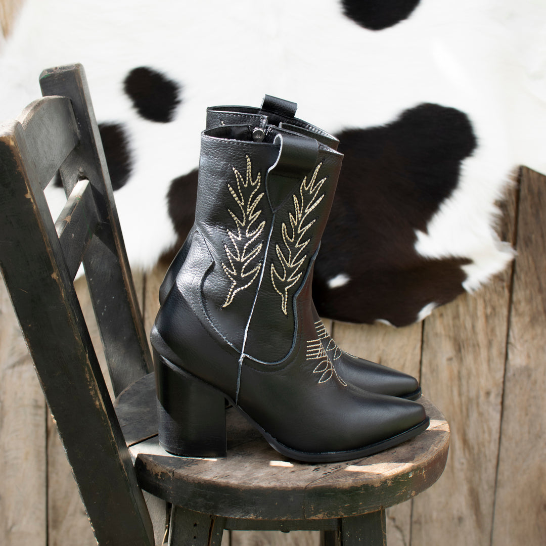BOOTS 1216