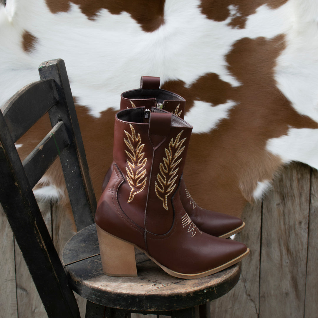 BOOTS 1216