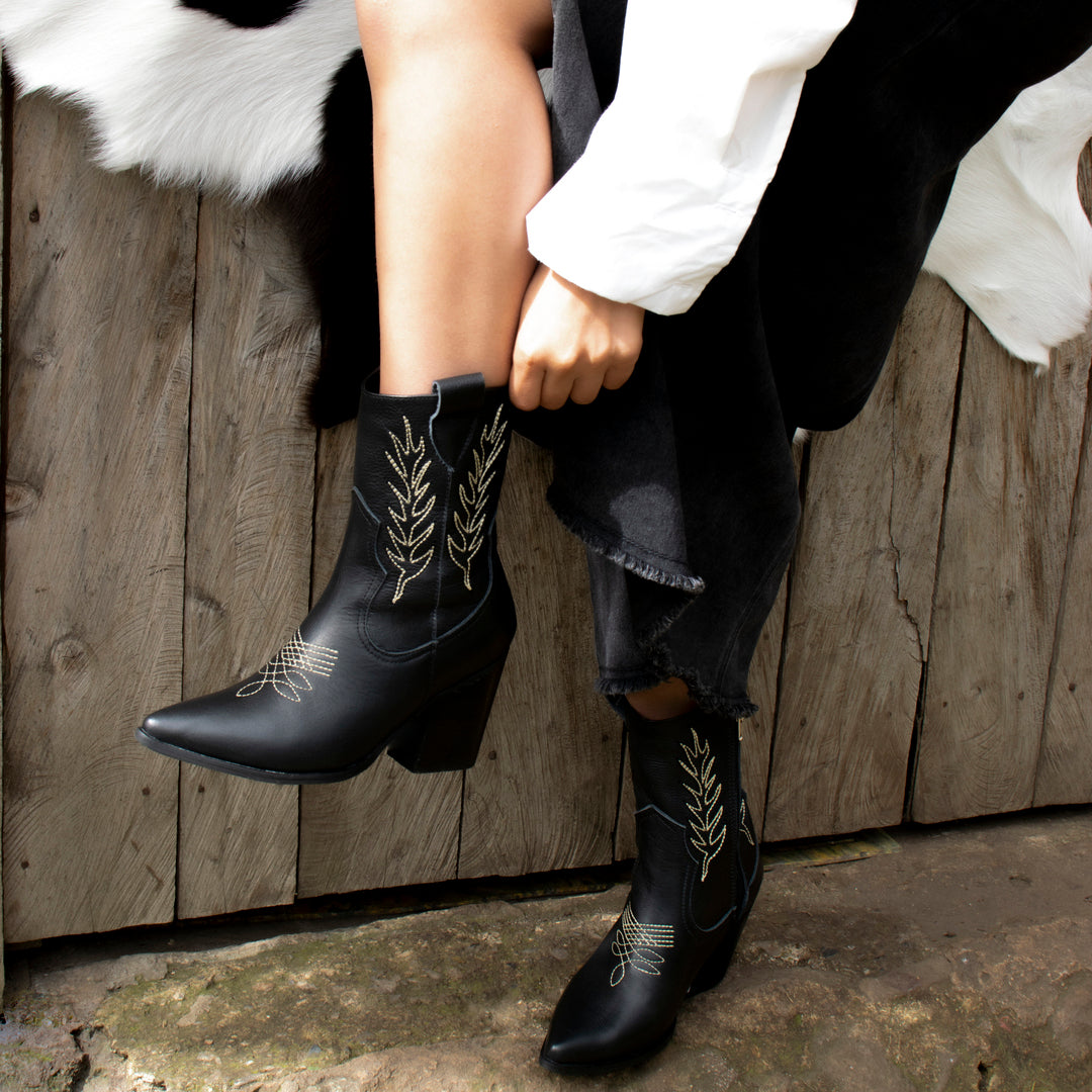 BOOTS 1216