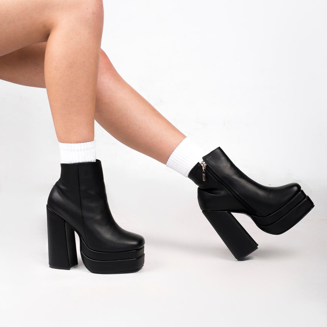 BOOTS 1100