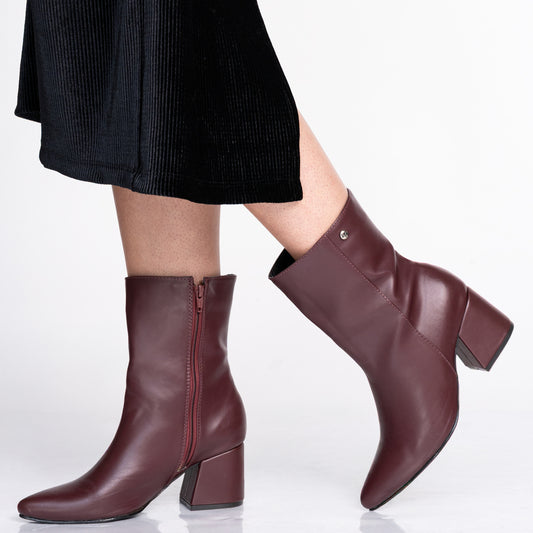 BOOTS 1004 (5 1/2)