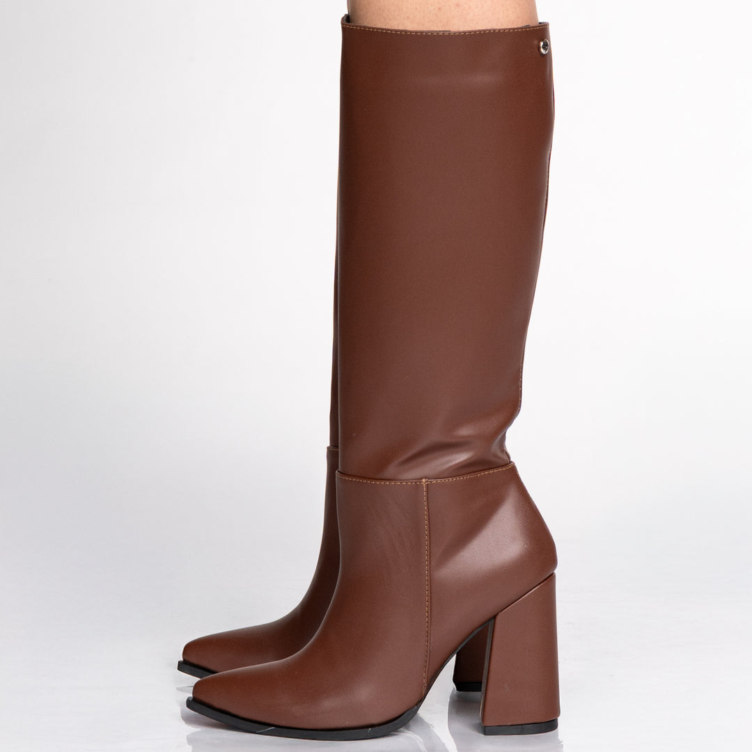 BOOTS 1201 (7 1/2)
