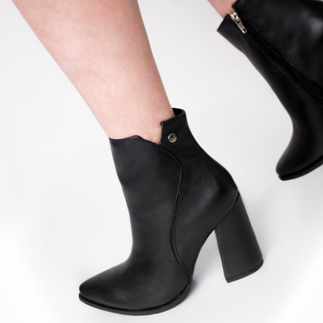 BOOTS 1151
