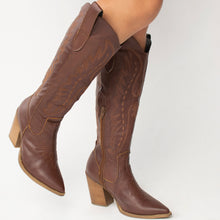 Cargar imagen en el visor de la galería, BOOTS 8122
