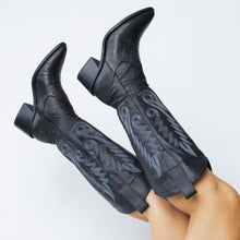 Cargar imagen en el visor de la galería, BOOTS 8122
