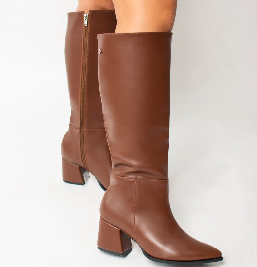 BOOTS 1201 (5 1/2)