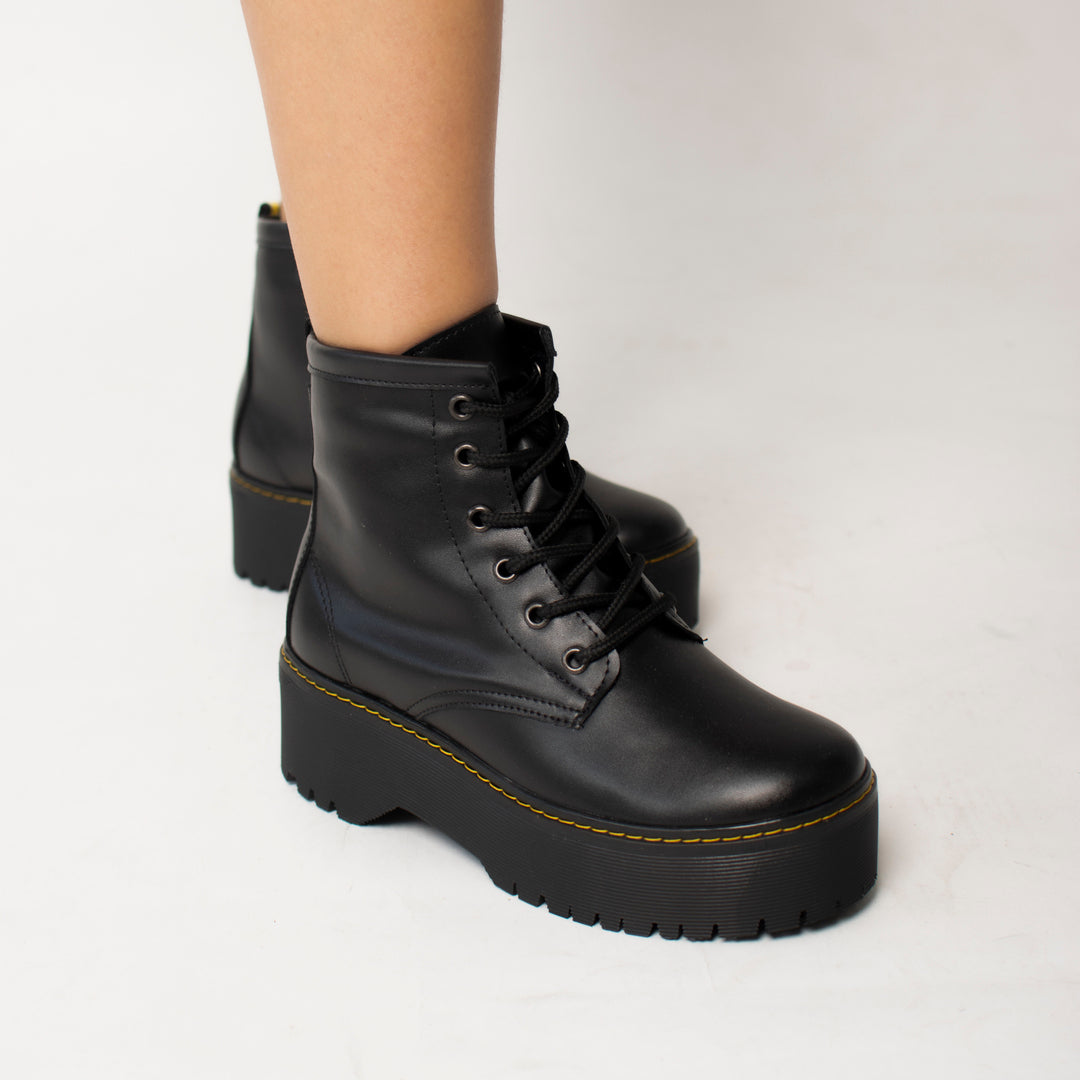 BOOTS JULIETA