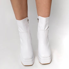 Cargar imagen en el visor de la galería, BOOTS BRADS
