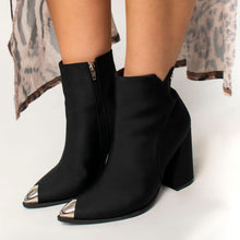 Cargar imagen en el visor de la galería, BOOTS 1061S
