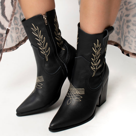 BOOTS 1216