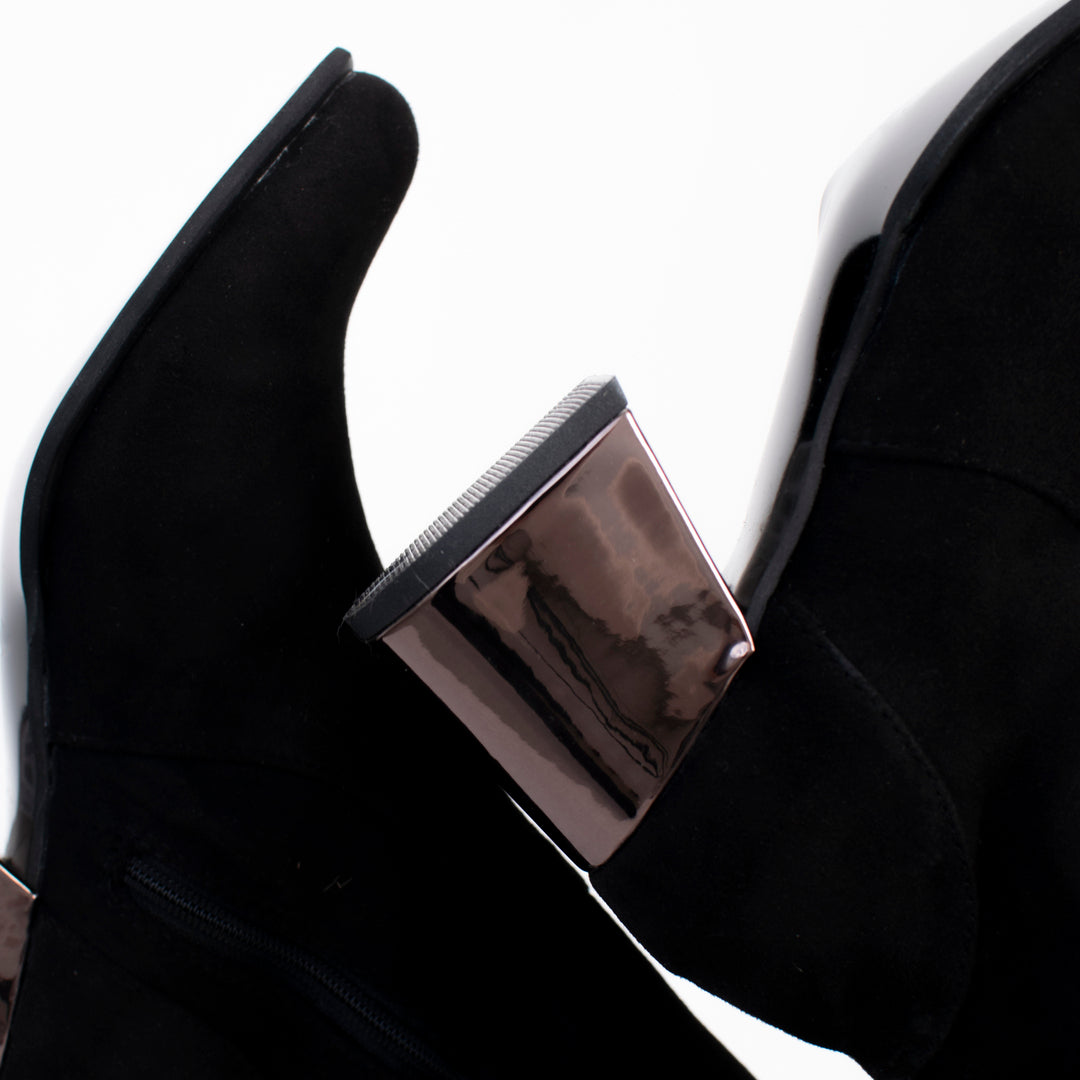 BOOTS 890