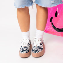 Cargar imagen en el visor de la galería, TENNIS SAM COW
