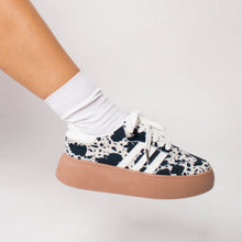 Cargar imagen en el visor de la galería, TENNIS SAM COW
