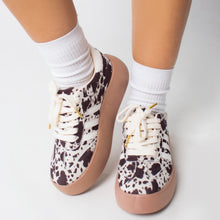 Cargar imagen en el visor de la galería, TENNIS SAM COW
