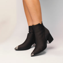 Cargar imagen en el visor de la galería, BOOTS 1061S
