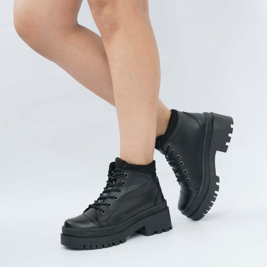 BOOTS 1121