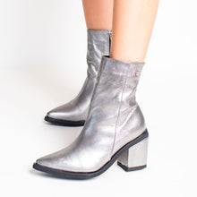 Cargar imagen en el visor de la galería, BOOTS 1154
