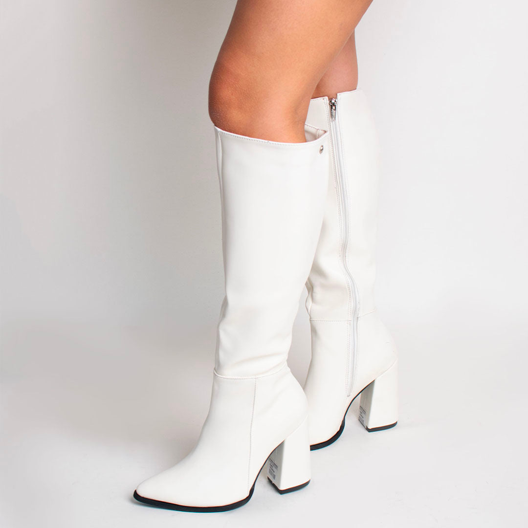 BOOTS 1201 (7 1/2)