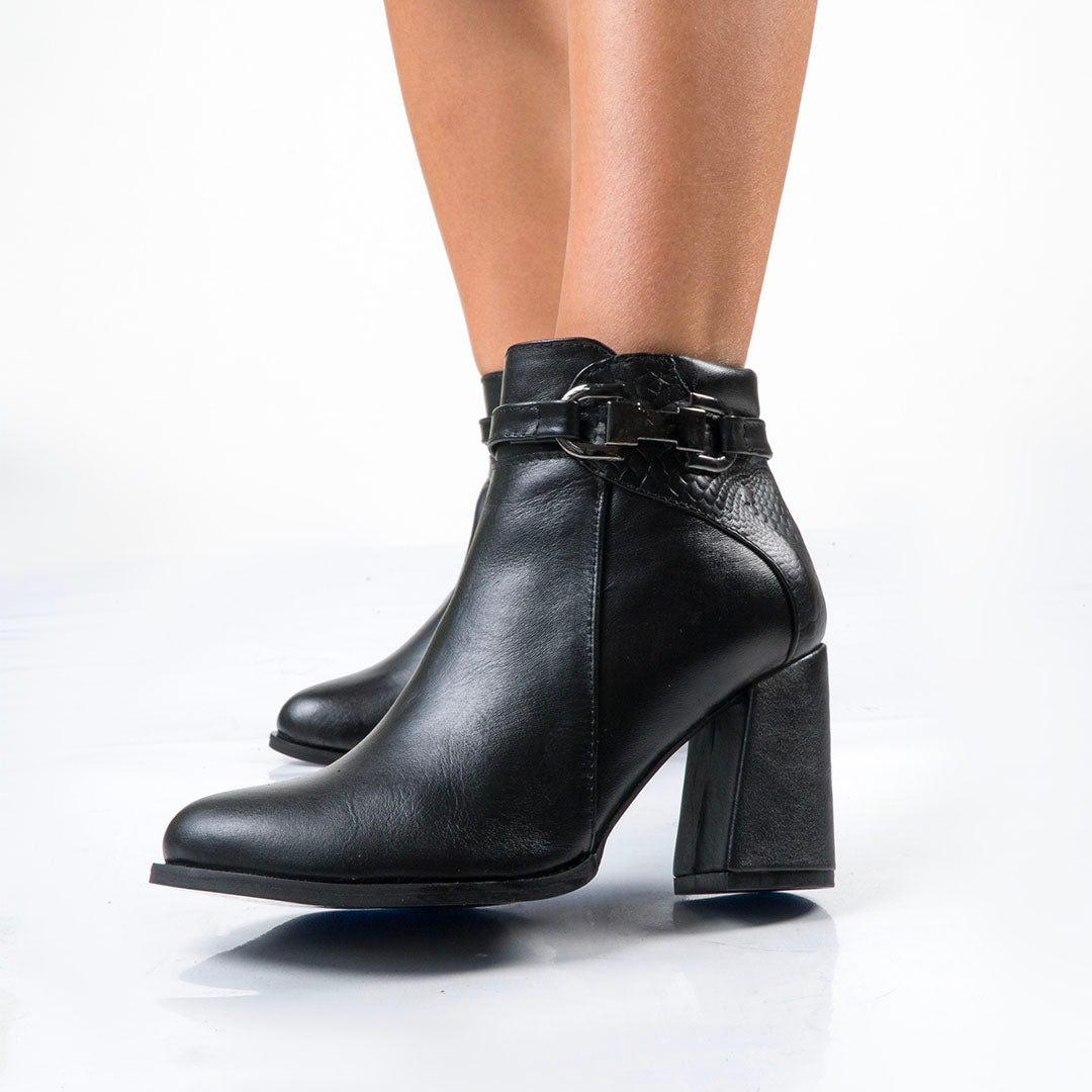 BOOTS 719