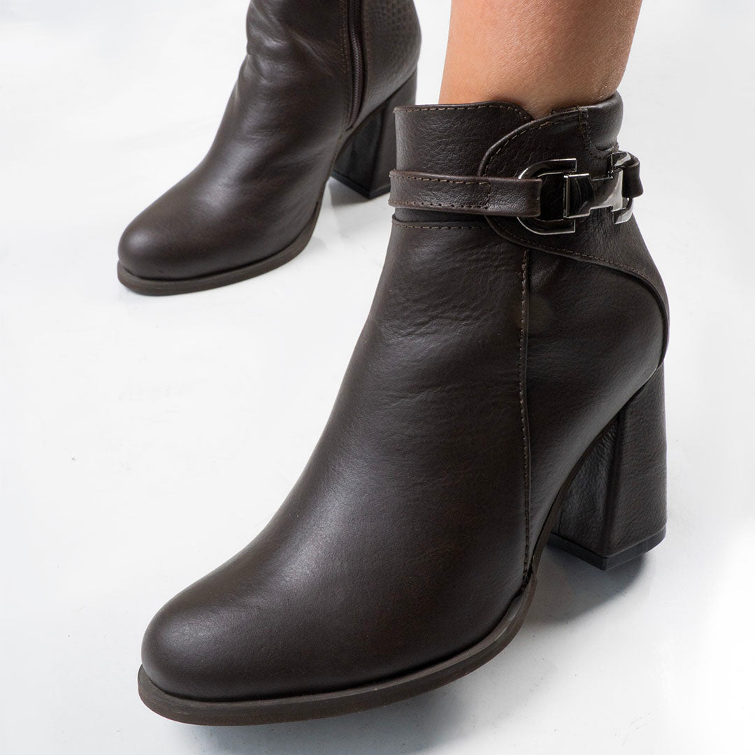 BOOTS 719