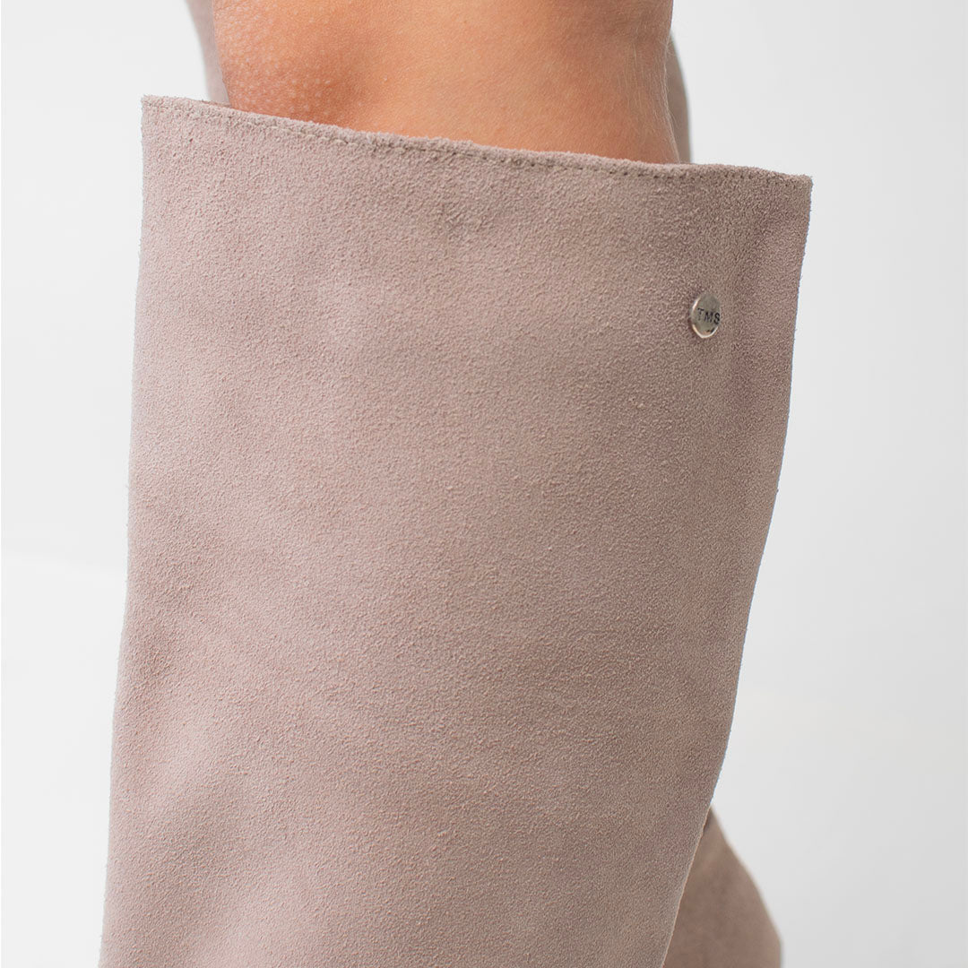 BOOTS 1232