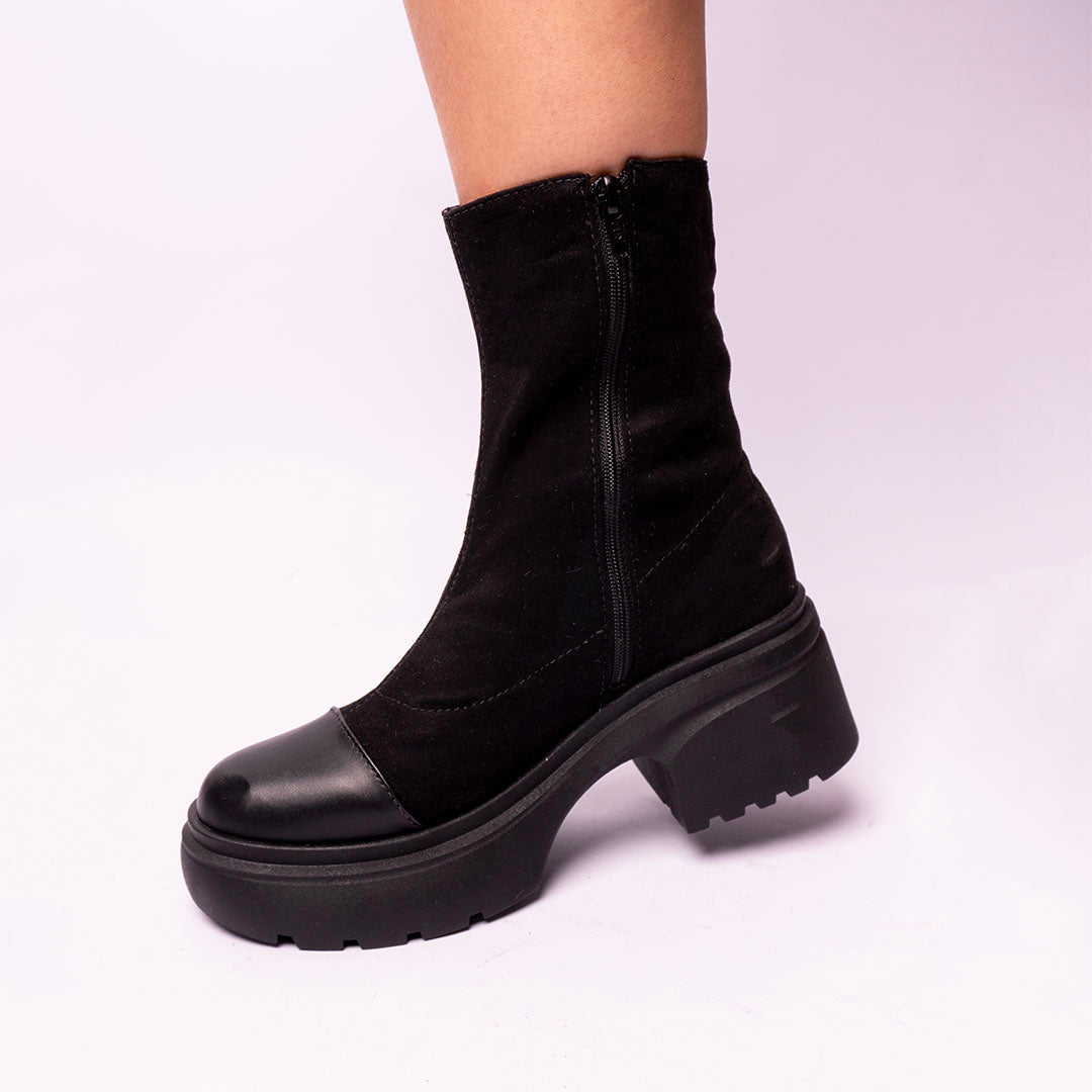 BOOTS 1046