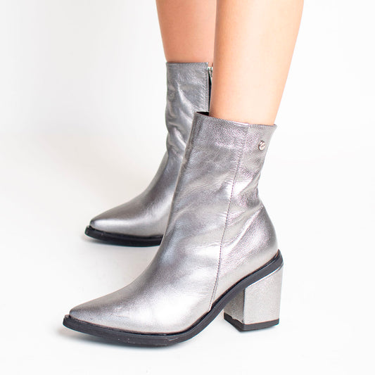 BOOTS 1170