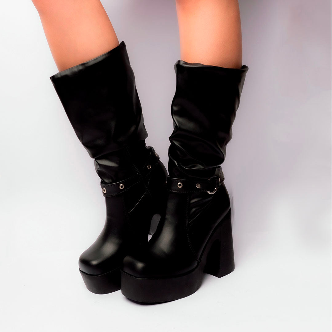BOOTS 785