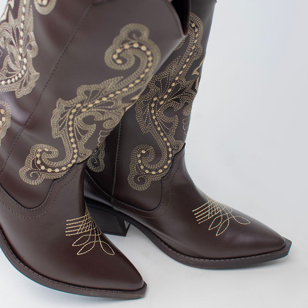 BOOTS 8121