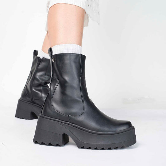 BOOTS 1138