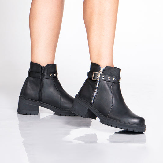 BOOTS 1090