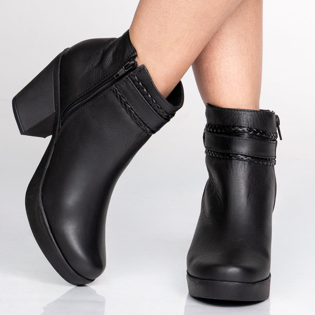 BOOTS 1816 (5 1/2)