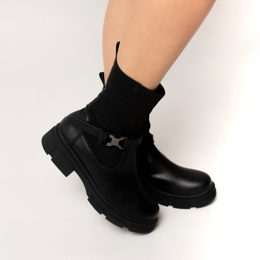 BOOTS 107