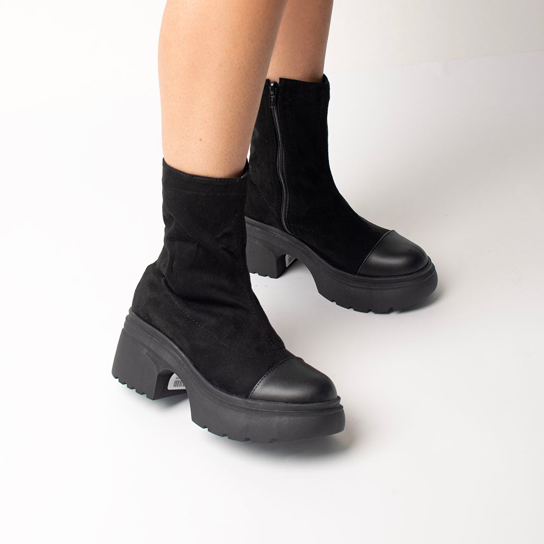BOOTS 1046