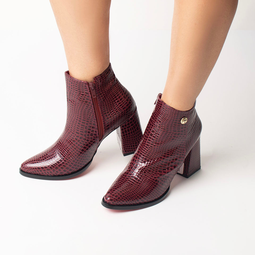 BOOTS 701