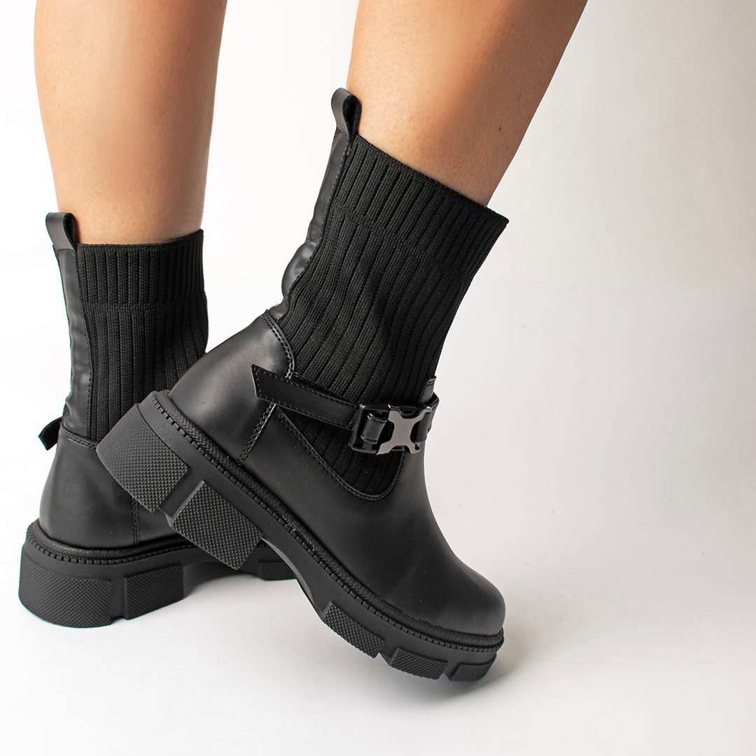 BOOTS 107