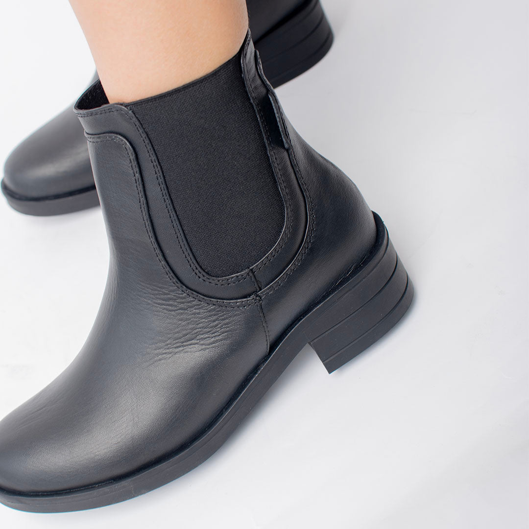 BOOTS THALIA