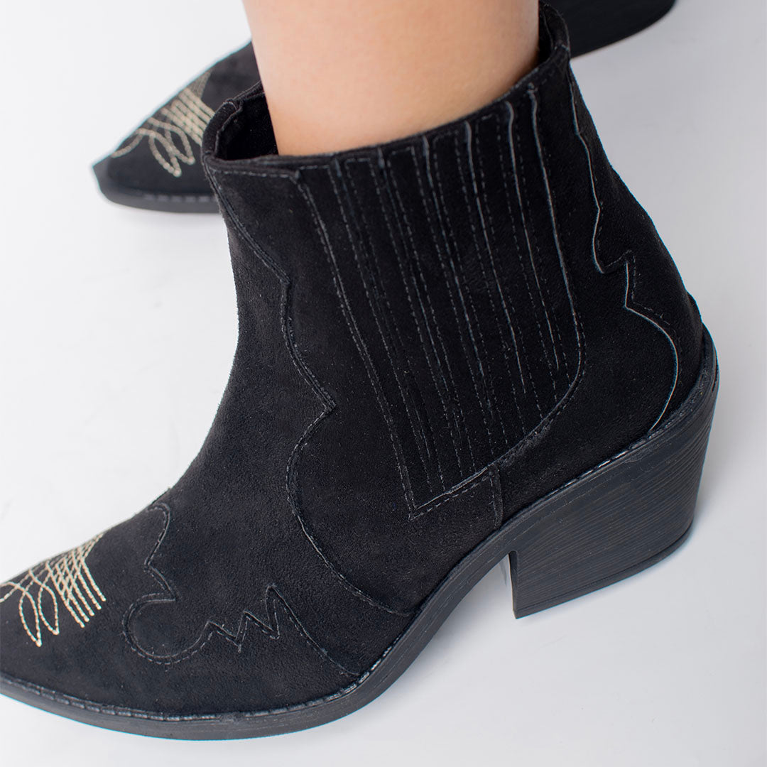 BOOTS 1125