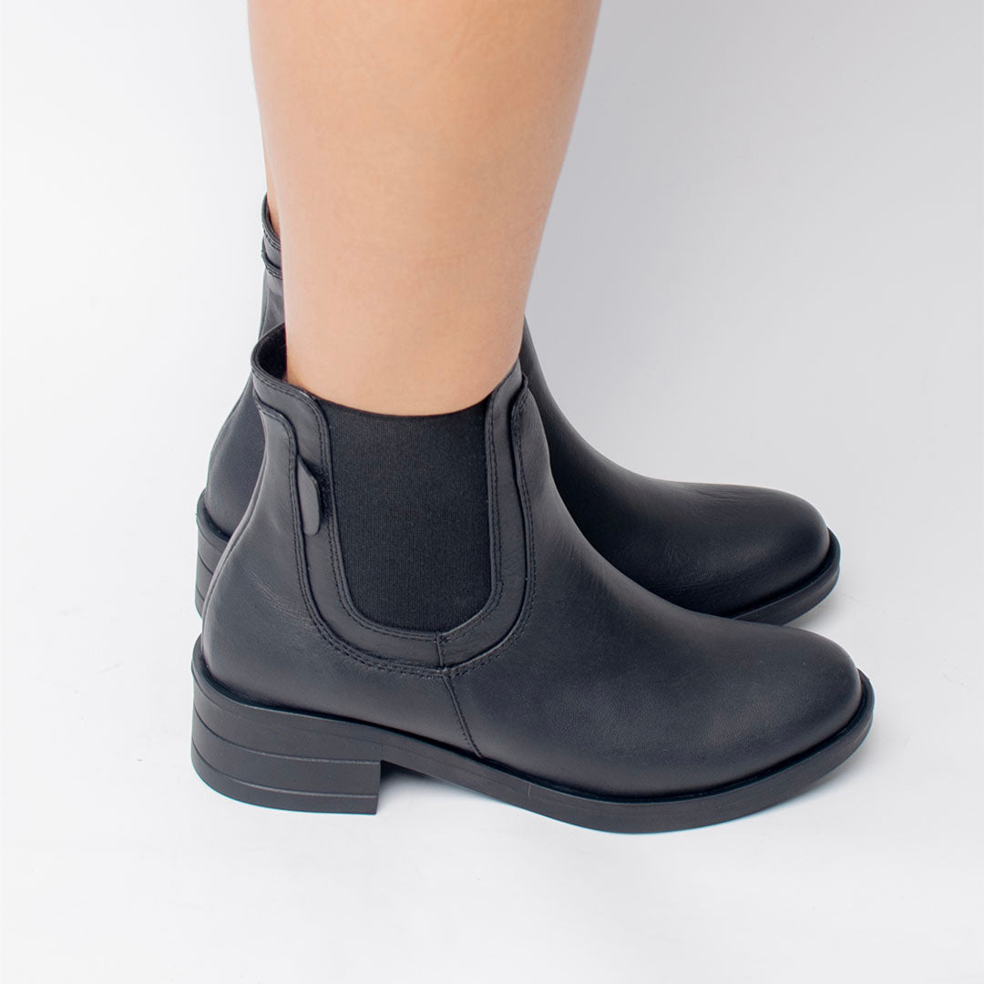 BOOTS THALIA