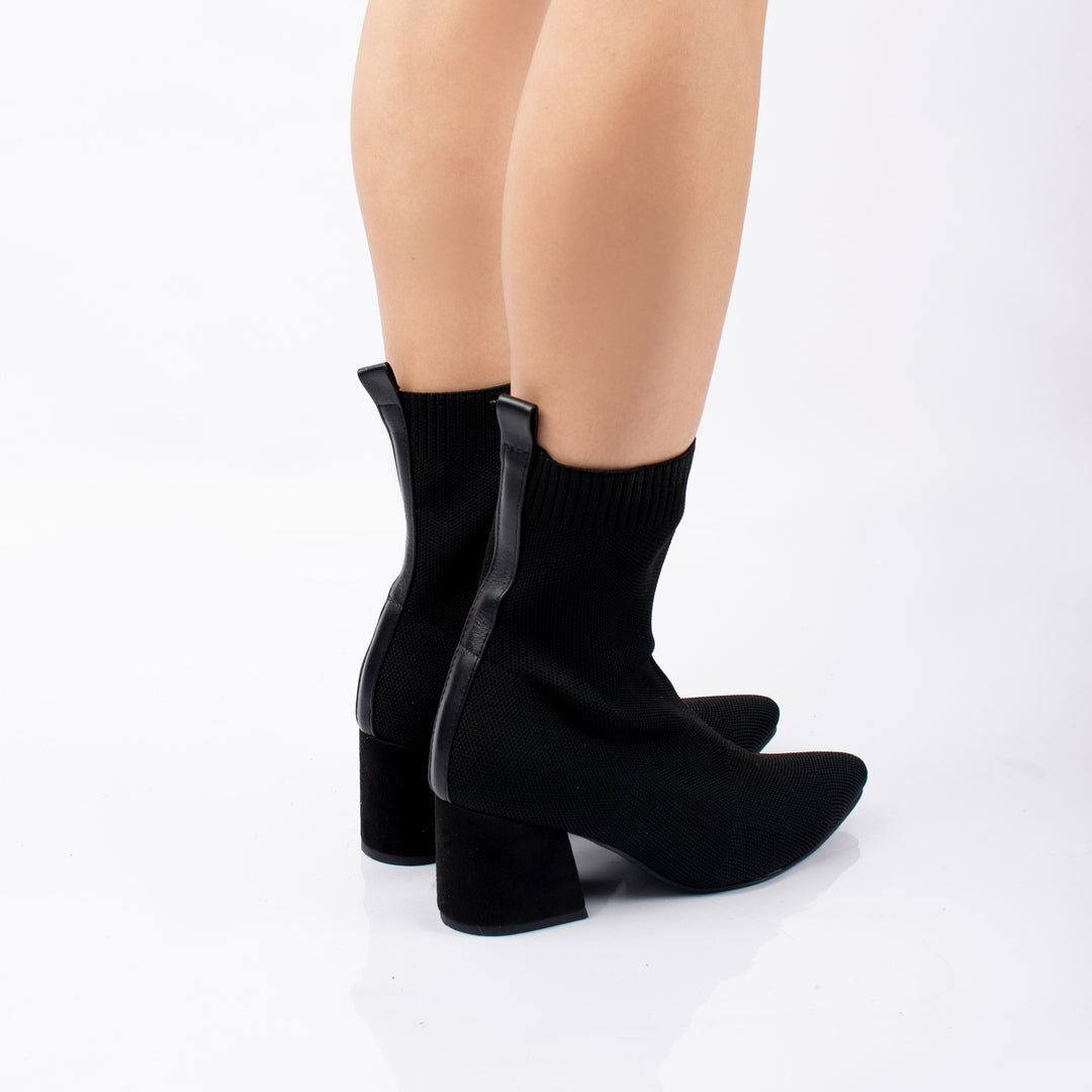 BOOTS 1094 (5 1/2)