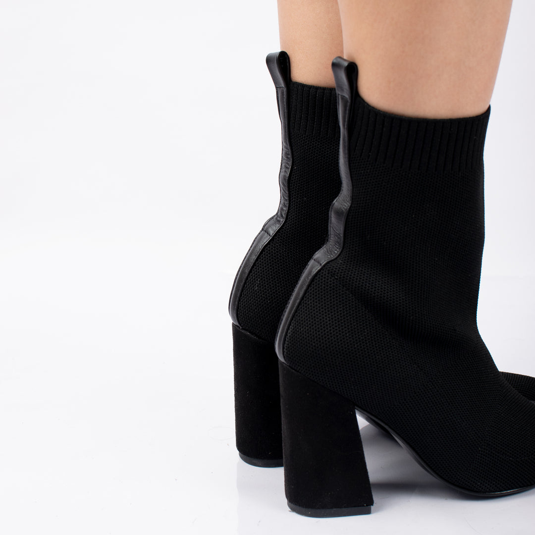 BOOTS 1094 (7 1/2)